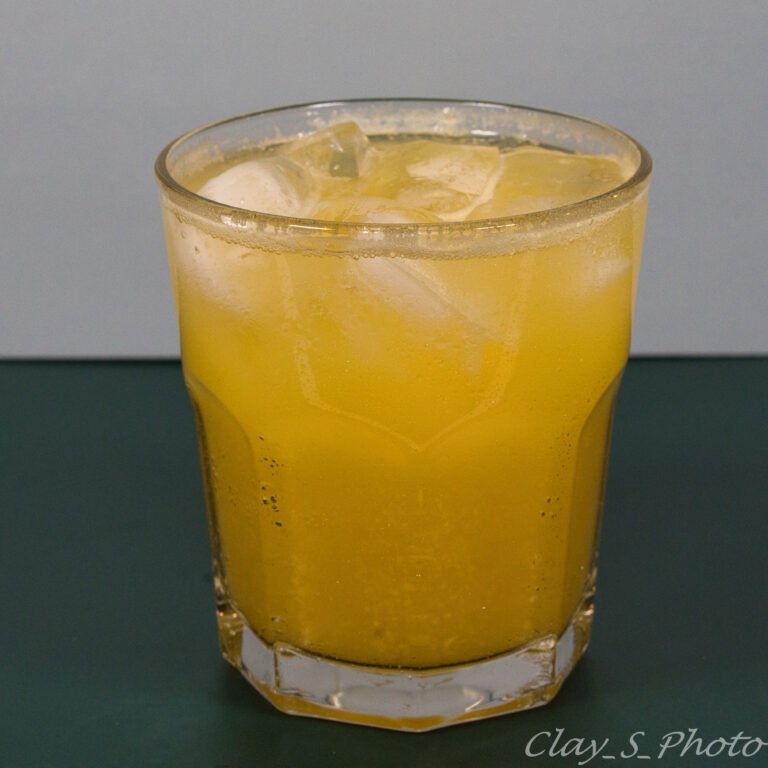 mango ginger fizz in a glass